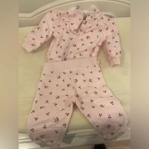 Janie & jack two piece set
6-12 months
Worn once - looks new